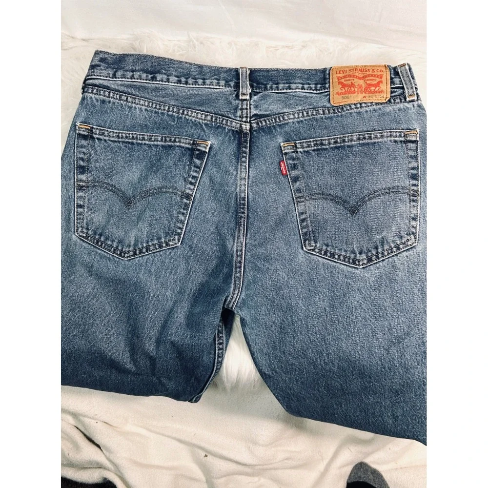 Levis 505 Regular Fit‎ Straight Leg Jeans Mens 36x34 Blue Denim Medium Wash